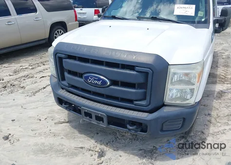 2015 Ford F-250 Xl z USA, uszkodzony, nr VIN 1FTBF2A67FEA88207